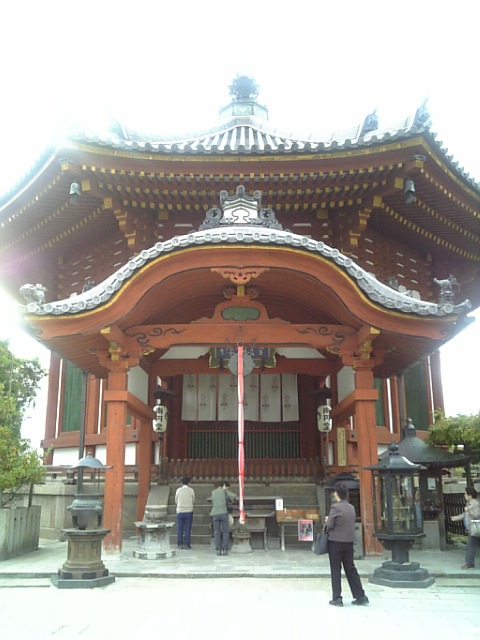 南円堂
